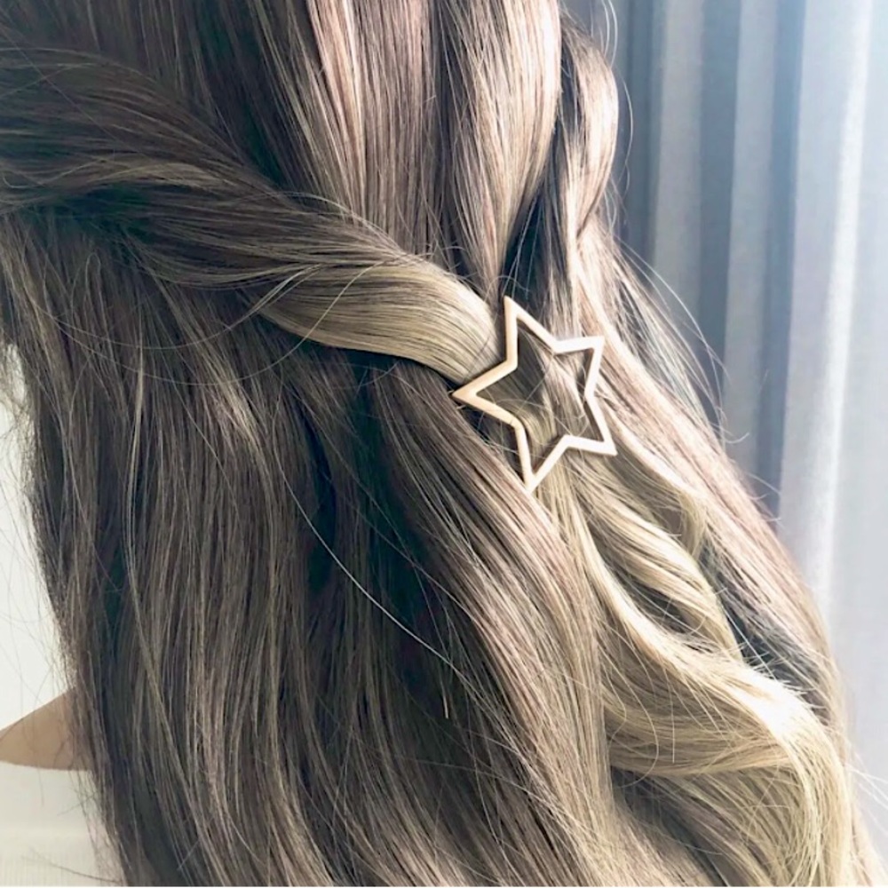 ⚜️[𝟯/$𝟭𝟴]⚜️Star Shaped Simple Barrette NEW - Picture 3 of 12